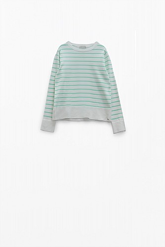 White long sleeves sweater with light green stripes