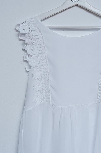 Q2 Broderie frill detail top in white