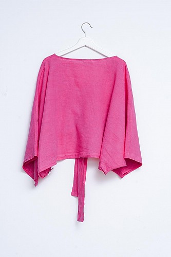 Q2 Linen Knot front top with kimono sleeve in fuchsia