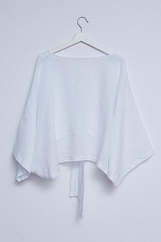 Q2 Linen Knot front top with kimono sleeve in white