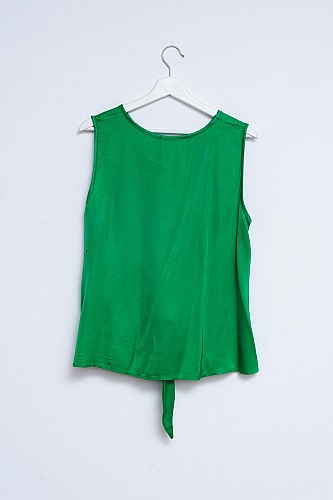 Q2 Satin knot front top in green