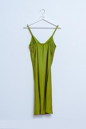 Q2 Satin short slip dress in green