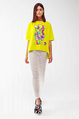 Q2 loose-fitting lime T-shirt with colored bear