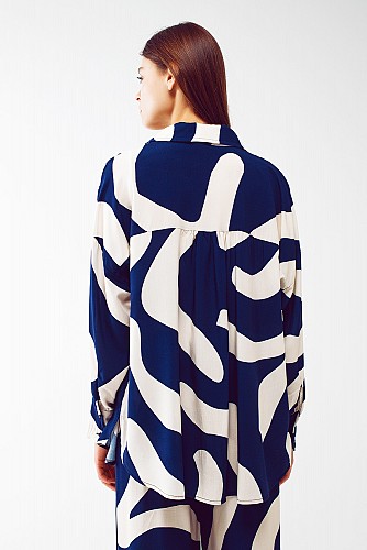 Q2 Relaxed Shirt in blue Abstract Print