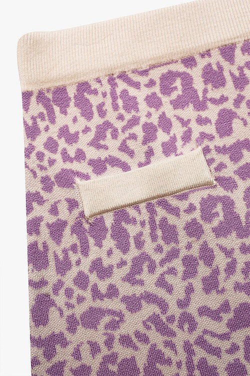 Q2 Lightweight knit mini skirt in lilac animal print